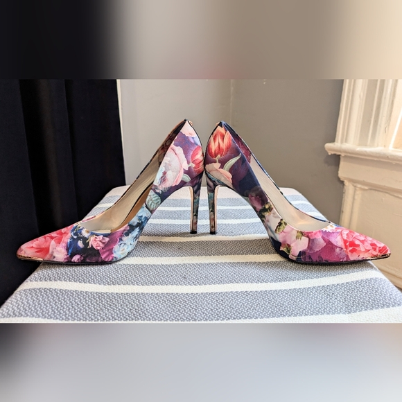 Ted Baker stilettos in pink and blue floral satin EU 40 / US 9 - Picture 3 of 9